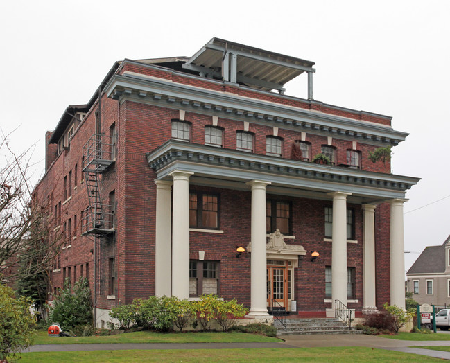 Hillcrest Apartments in Tacoma, WA - Foto de edificio - Building Photo