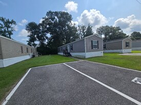 13124 Herring Dr in Walker, LA - Building Photo