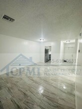 307-333 Melody Lane in Lantana, FL - Building Photo - Interior Photo