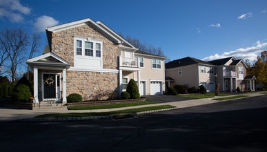 Hanover Glen in Bethlehem, PA - Building Photo - Building Photo