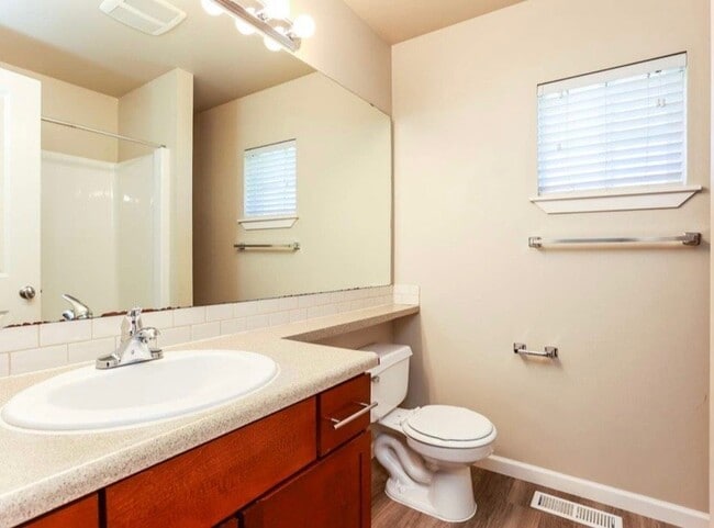 property at 817 N Broadview Blvd