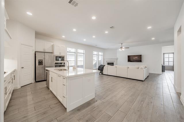 property at 795 Knoxbridge Rd