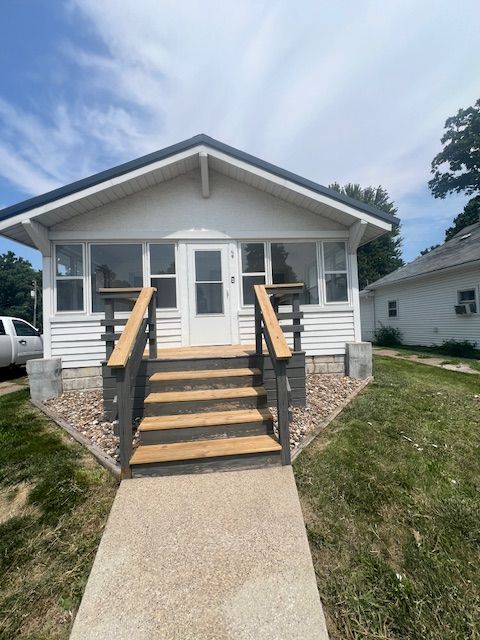 509 W Pleasant St in Knoxville, IA - Foto de edificio - Building Photo