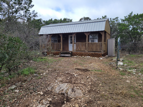 245 County Road 2481 in Hondo, TX - Building Photo - Building Photo