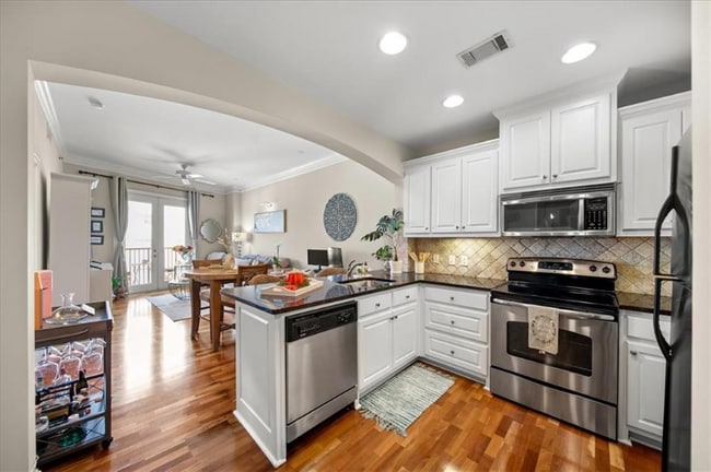 2277 Peachtree Rd in Atlanta, GA - Building Photo - Building Photo