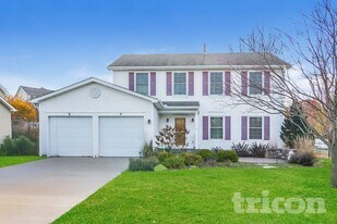 2202 Marilyn Ave in Eagan, MN - Building Photo