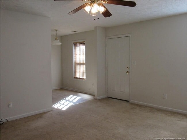 304 Kingdom Estate Dr in Fayetteville, NC - Building Photo - Building Photo