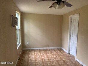 1609 Selma Ave in Daytona Beach, FL - Foto de edificio - Building Photo