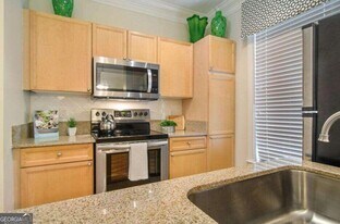 100 Ladson Ct in Decatur, GA - Building Photo