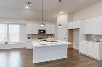 925 Plaza Ln in Lantana, TX - Building Photo - Building Photo