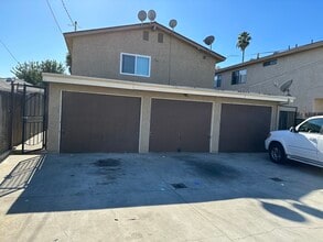 1511 257th St, Unit 4 in Los Angeles, CA - Foto de edificio - Building Photo