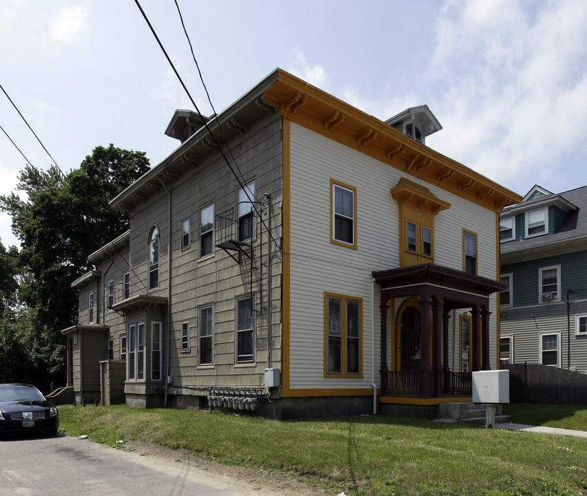 38 Mawney St in Providence, RI - Building Photo