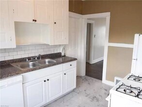 3320 Berkeley Rd, Unit 2 in Cleveland Heights, OH - Building Photo - Building Photo