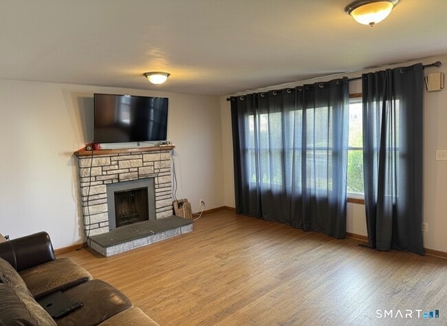 101 Waller Rd in Bridgeport, CT - Building Photo - Building Photo