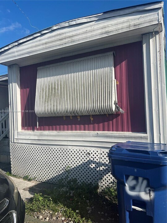 3520 NW 79th St in Miami, FL - Building Photo