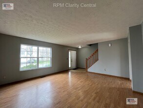 7693 Brunfield Dr in Columbus, OH - Building Photo - Building Photo