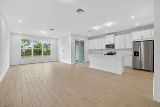 3585 NW Solange Ct in Jensen Beach, FL - Building Photo - Building Photo