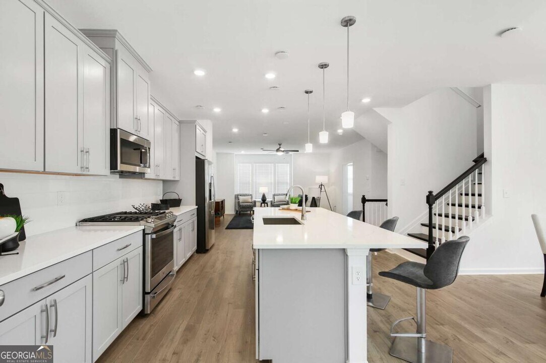 3970 Pierson Trce in Suwanee, GA - Building Photo