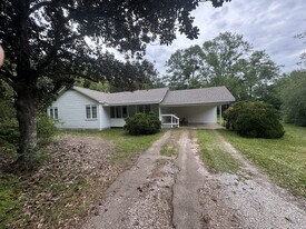 5795 FM 1122 in Silsbee, TX - Building Photo