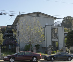 CYPRUS VISTA GARDEN APARTMENTS in San Leandro, CA - Building Photo - Building Photo