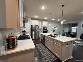 4811 Broomfield Wy, Unit E-20 in Orion Township, MI - Building Photo - Building Photo