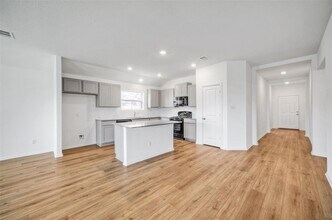 310 Sebring Cir in Hutto, TX - Building Photo - Building Photo