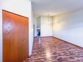 1320 Darnell Dr in Mundelein, IL - Building Photo - Building Photo