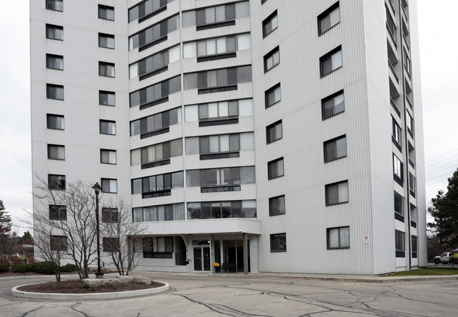 Glen Royal Condominiums in Waterloo, ON - Building Photo - Building Photo