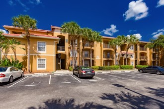 Courtney Park in Lake Worth, FL - Building Photo - Building Photo