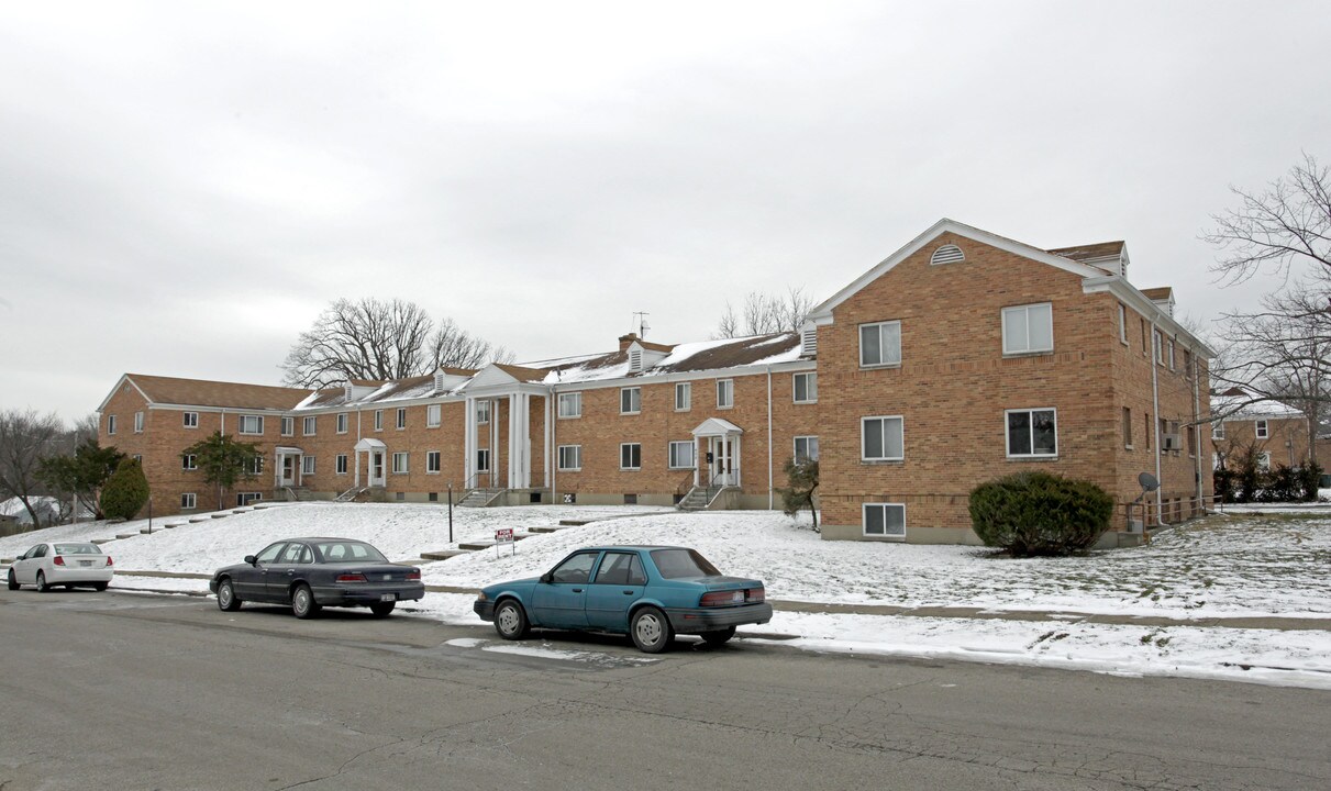 Riverside Plaza Apartments in Dayton, OH - Building Photo