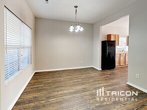 3728 Charterhall Ln in Charlotte, NC - Foto de edificio - Building Photo