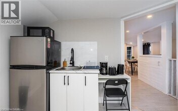 38 Inchbury St in Hamilton, ON - Building Photo - Building Photo