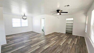 3633 SE 27th St in Del City, OK - Building Photo - Building Photo