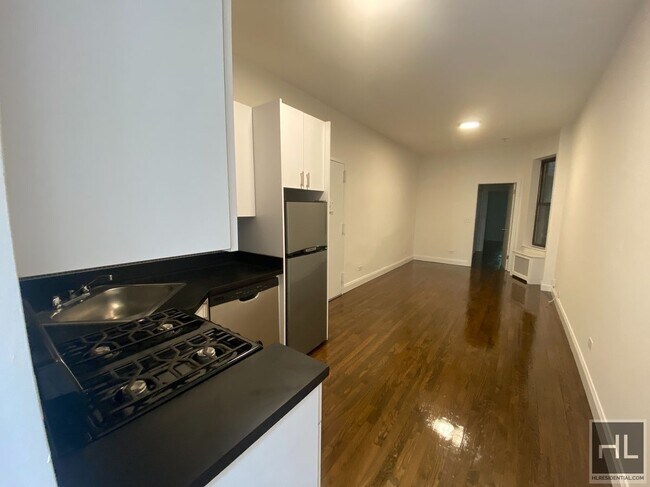 EAST 89 STREET in New York, NY - Building Photo - Building Photo
