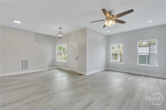 1112 E Waldburg St, Unit 1112 E WALDBURG St in Savannah, GA - Foto de edificio - Building Photo