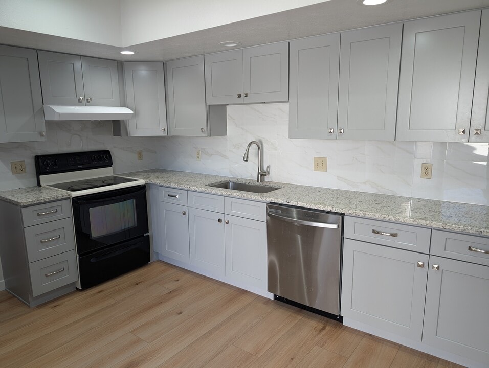 7657 S Monaco Cir W in Centennial, CO - Foto de edificio