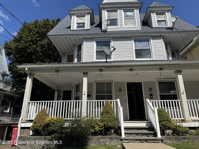 property at 1511 E Gibson St
