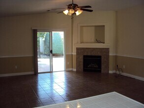 3739 W Elowin Ave in Visalia, CA - Building Photo - Building Photo