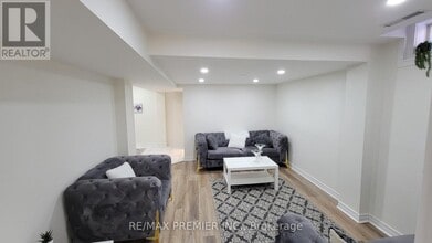 25 Granite St in Vaughan, ON - Building Photo - Building Photo