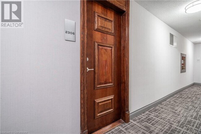 5 5 Michael Power Pl in Toronto, ON - Building Photo - Building Photo