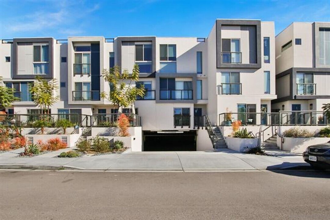 3030 Jarvis St in San Diego, CA - Building Photo