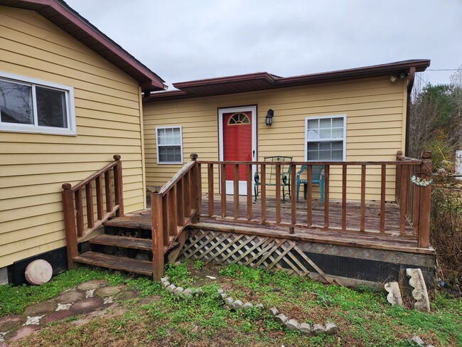 170 Loop Rd in Burgaw, NC - Building Photo - Building Photo