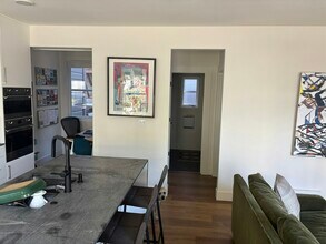 203 Carl St in San Francisco, CA - Building Photo - Building Photo