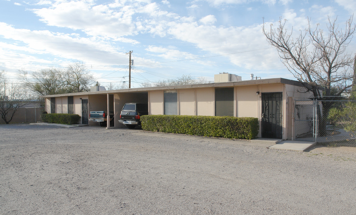 2321 N Richey Blvd in Tucson, AZ - Foto de edificio