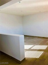9185 Valtonar Ave, Unit 415 in Las Vegas, NV - Building Photo - Building Photo