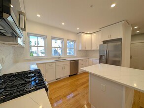 86 Orchard St, Unit 1 in Medford, MA - Building Photo - Building Photo