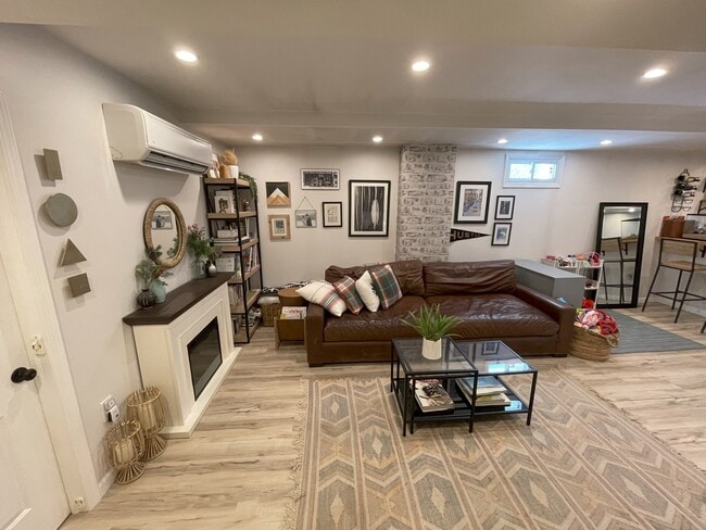 6 Scotch Pine Ln, Unit 6