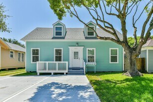 4323 Ursuline St in Galveston, TX - Building Photo