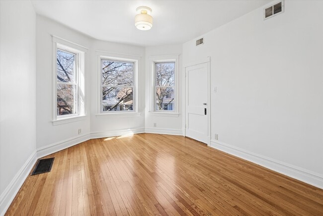 1931 N Kostner Ave in Chicago, IL - Building Photo - Building Photo