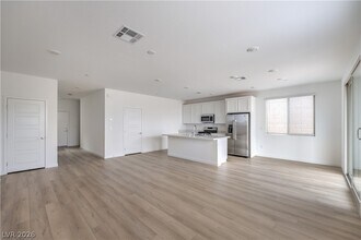 11804 Waterbird Ave in Las Vegas, NV - Building Photo - Building Photo